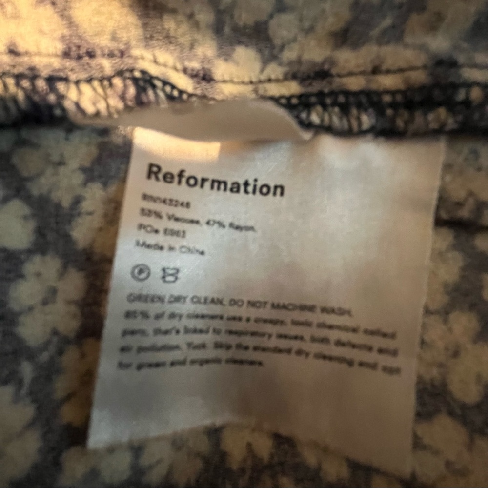 Reformation Coco Quito Navy and White Ditsy Floral Wide Leg Crepe Pants SZ 12 - Picture 7 of 7